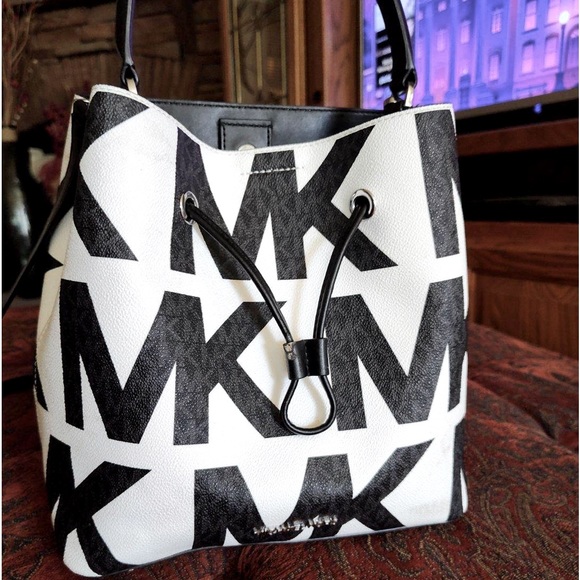 Michael Kors Bags Michael Kors Bag Black And White Poshmark